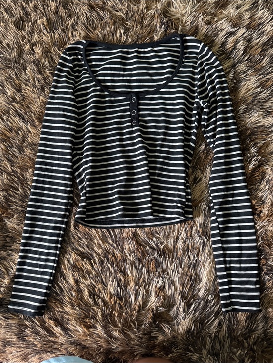 Musera Tops - Striped Black and White Long-Sleeve Henley Crop Top